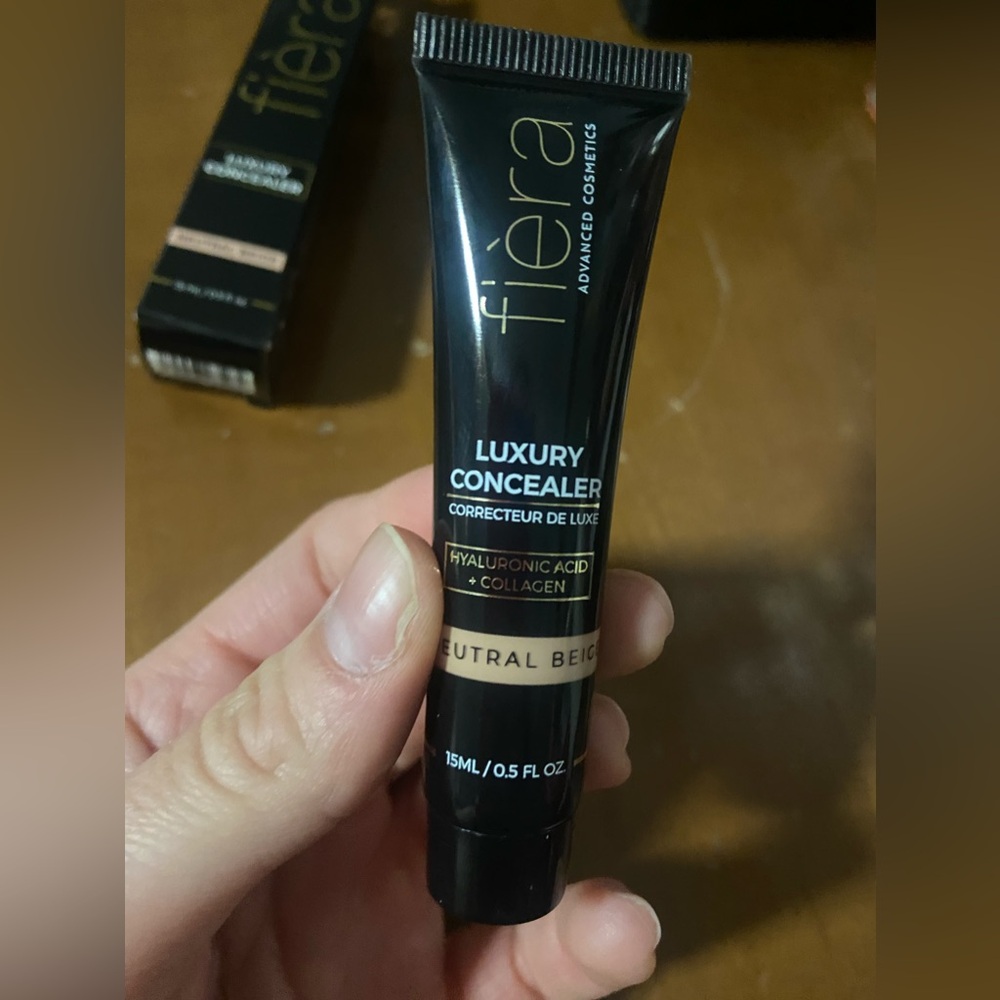 Fiera Cosmestics concealer